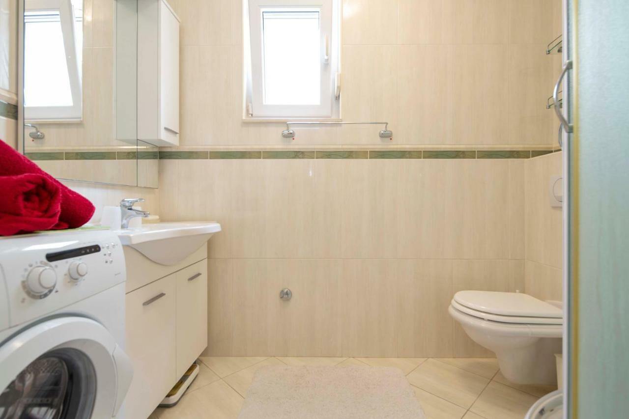 Apartman Adriatic Sea Promajna Esterno foto